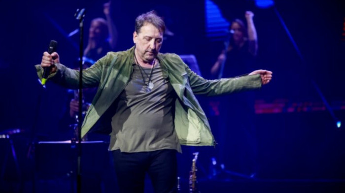 Uoči trećeg koncerta 25. aprila, Hari Mata Hari otkriva kako je nastala pesma "Strah me da te volim"