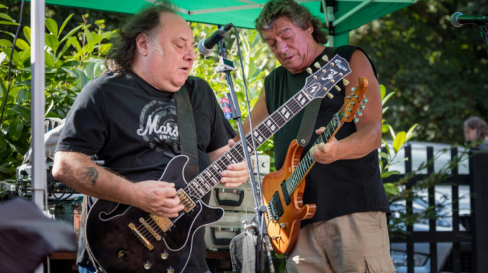 Bivši gitarista grupe Iron Maiden Denis Straton na beogradskoj premijeri dokumentarca o bendu