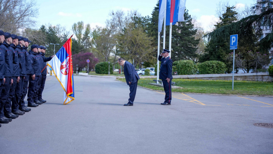 Dačić na promociji 19. klase Osnovne obuke vatrogasno-spasilačkih jedinica: Heroji u uniformi stub bezbednosti Srbije