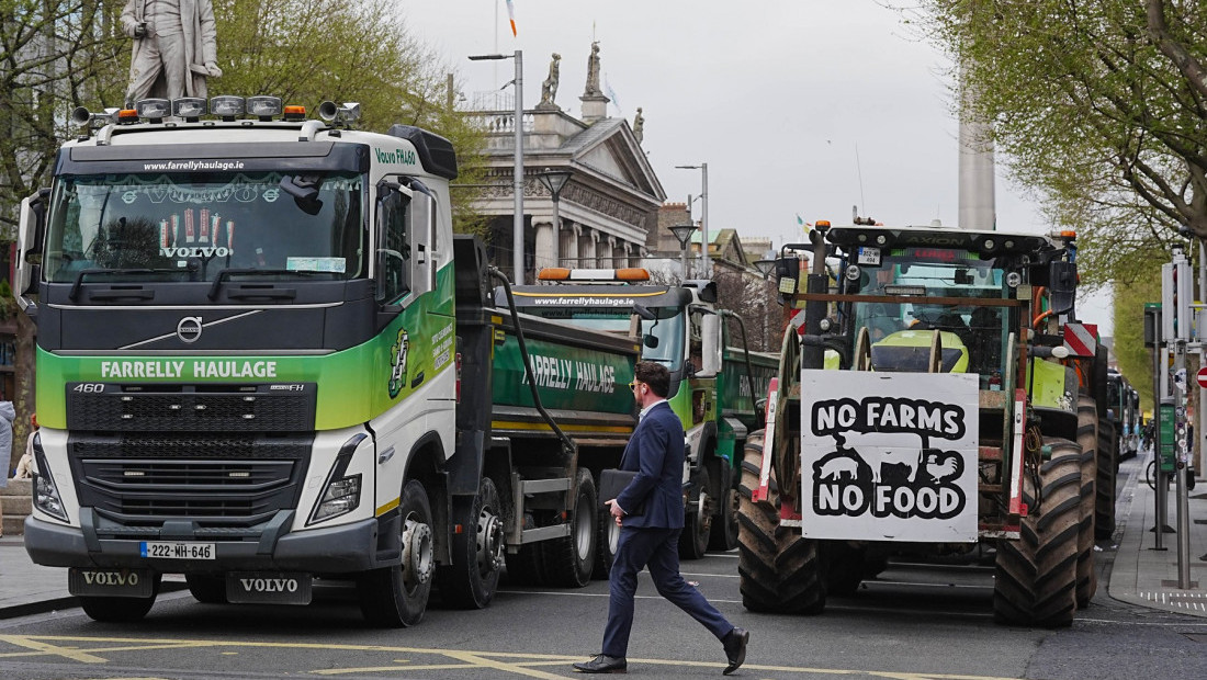 "Saterani smo u ćošak": Demonstranti u Irskoj blokiraju puteve nezadovoljni visokim cenama goriva