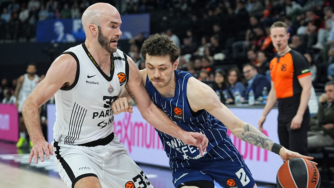 "Parni valjak" zastavljen u Istanbulu: Efes prekinuo Partizanovu seriju