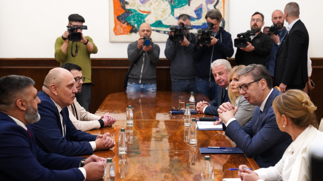 Vučić nastavio konsultacije sastankom sa Udruženim sindikatom Sloga