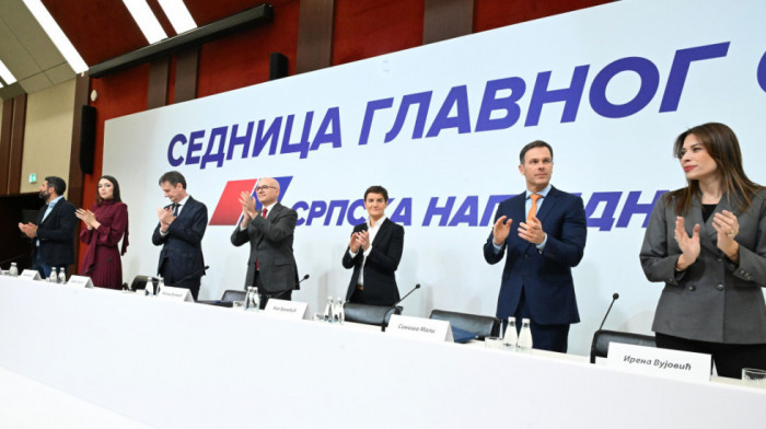 Počela sednica Glavnog odbora SNS, prisustvuju Vučević, Brnabić, Mali, Glišić