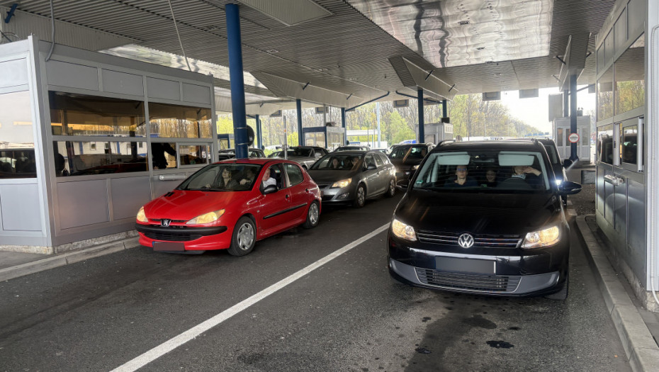 Na graničnom prelazu Batrovci teretna vozila čekaju četiri sata, a na Šidu tri sata na izlazu.