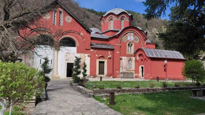 Zatvorene ambulante u selima Banje i Suvo Grlo na Veliki petak: Srpska lista traži hitnu reakciju međunarodne zajednice