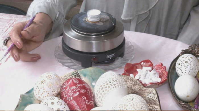 Uskršnja jaja kao umetnost: U Kovačici tradicija dobija novu dimenziju kroz rad Eve Nemček