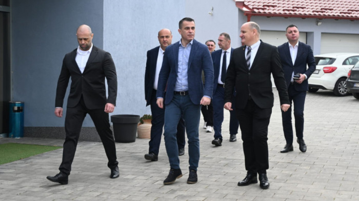 Milićević na Vaskrs sa Srbima u Hrvatskoj, prisustvovao liturgiji u Vukovaru