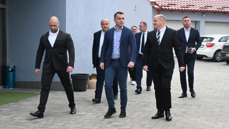 Milićević na Vaskrs sa Srbima u Hrvatskoj, prisustvovao liturgiji u Vukovaru