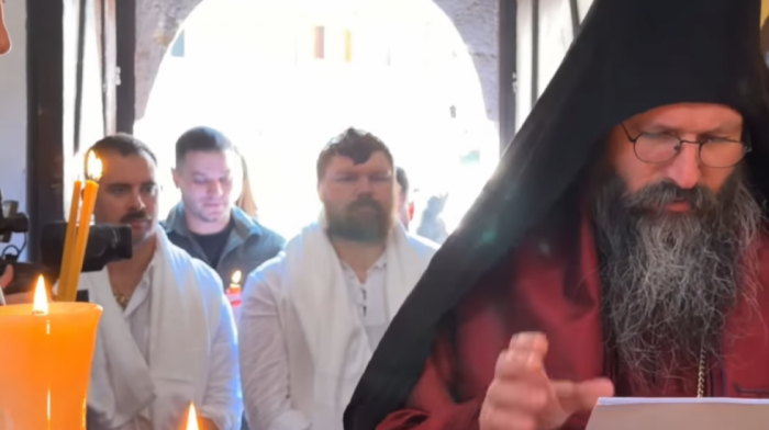 Američki pripadnici Kfora prešli u pravoslavlje, kršteni u manastiru Draganac (VIDEO)