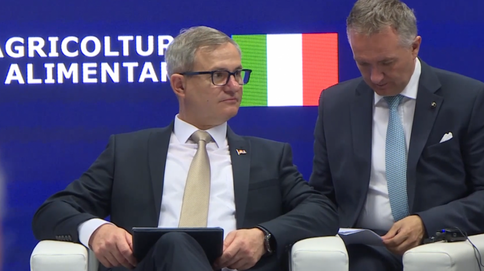 Ministar Glamočić na sajmu "Vinitaly": Srbija godišnje proizvede više od 22 miliona litara vina