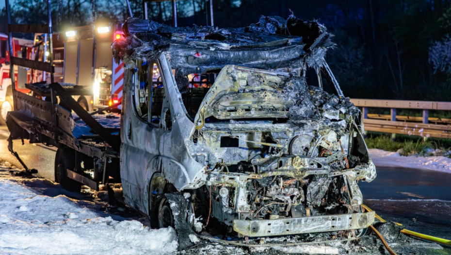 Zapalio se kamion na autoputu Beograd-Niš kod Ražnja, vatrogasci lokalizovali požar