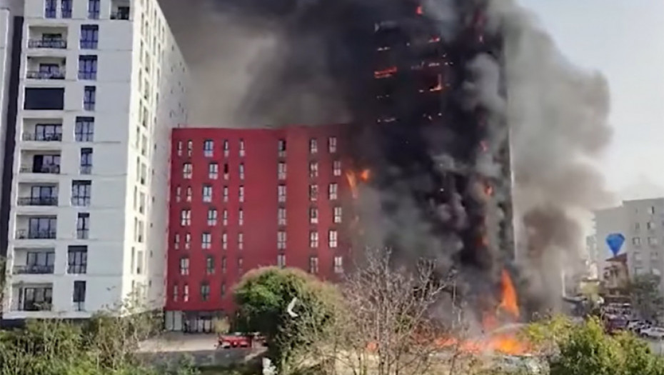 Veliki požar u Tirani: Povređeno najmanje 11 osoba, vatra zahvatila kompleks Arlis