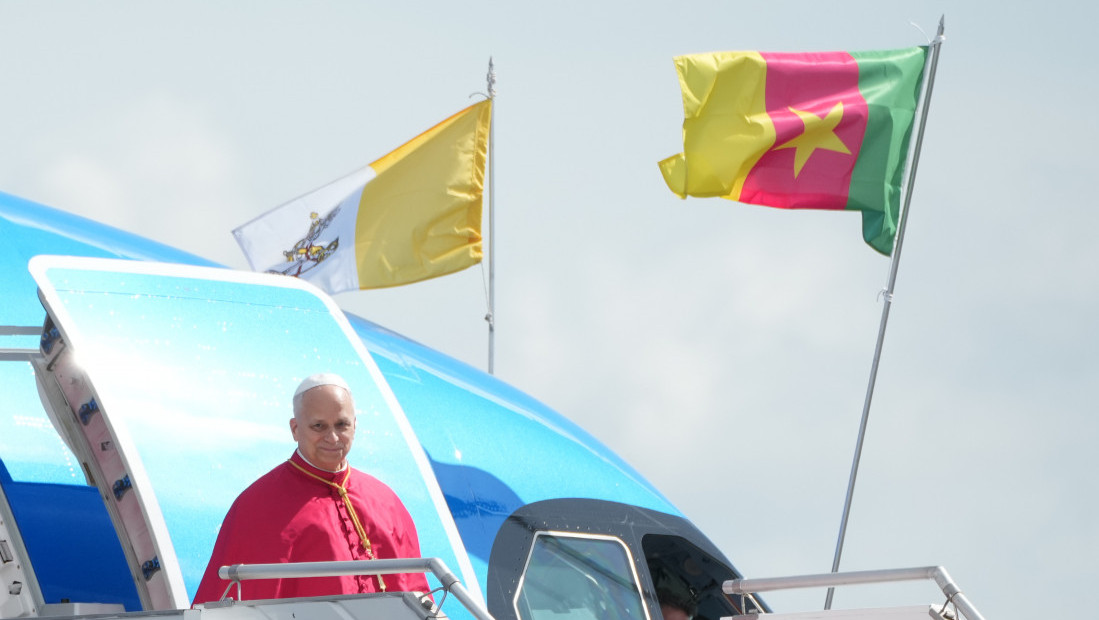Papa Lav XIV stigao u Kamerun: Dijalog između različitih verskih zajednica, ključ za mir u svetu
