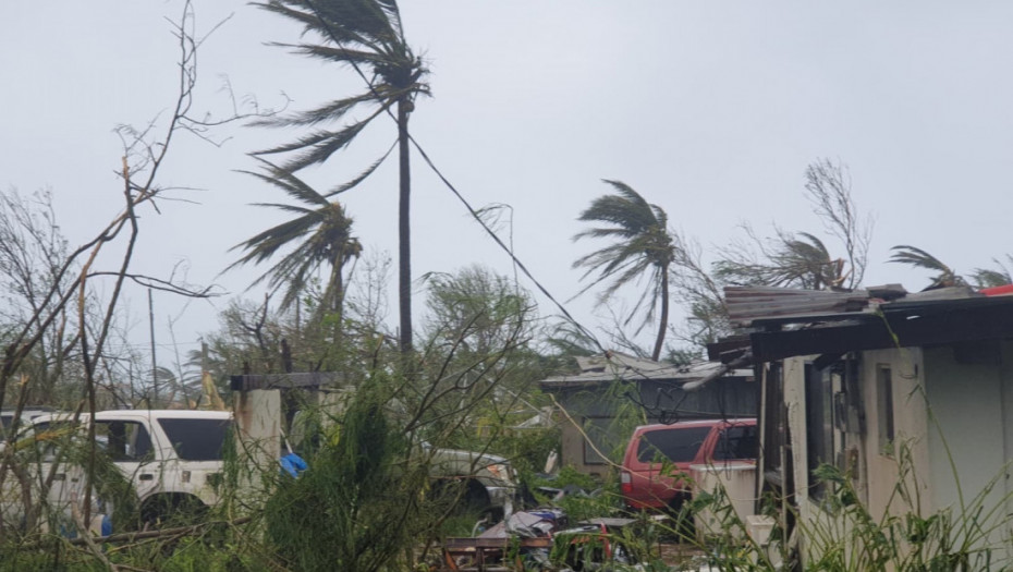 Super tajfun Sinlaku pogodio Severna Marijanska ostrva: Vetrovi do 240 kilometara na sat izazvali veliku štetu