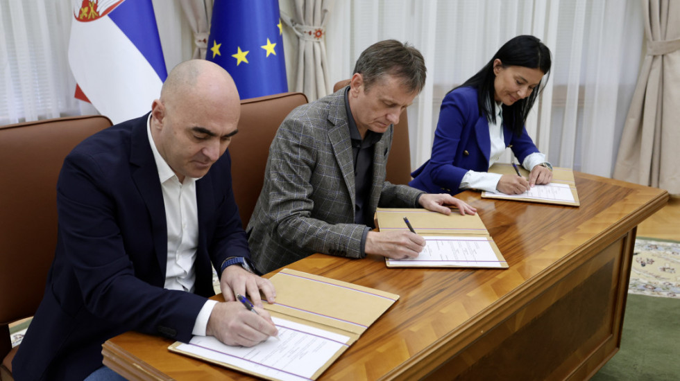 Glišić: U rekonstrukciju škole u Gajdobri država investira 721 milion dinara