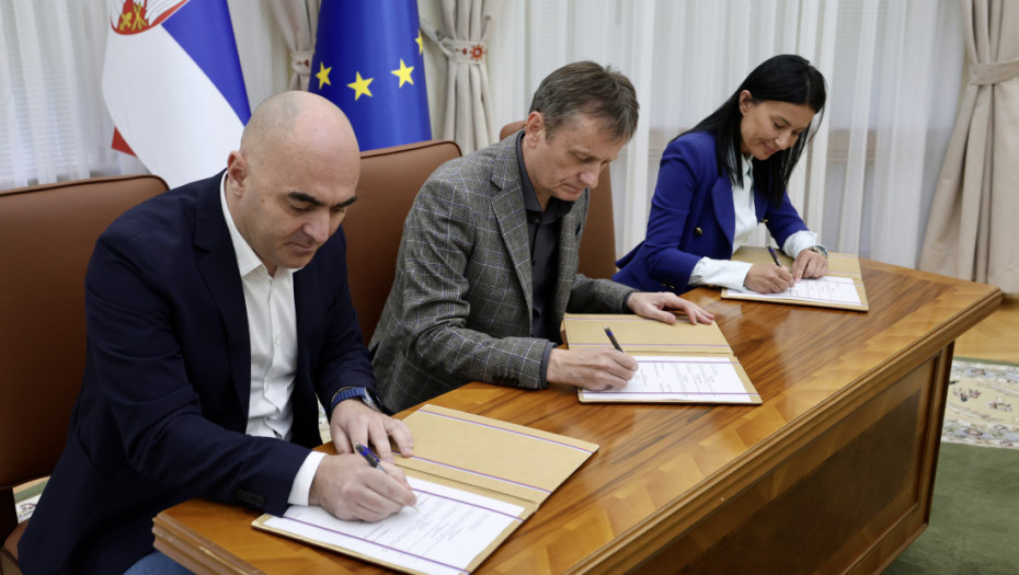 Glišić: U rekonstrukciju škole u Gajdobri država investira 721 milion dinara