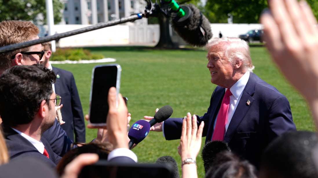 Tramp rizikuje da upadne u zamku uoči pregovora: Kako zastrašivanje preko društvenih mreža može puno da ga košta