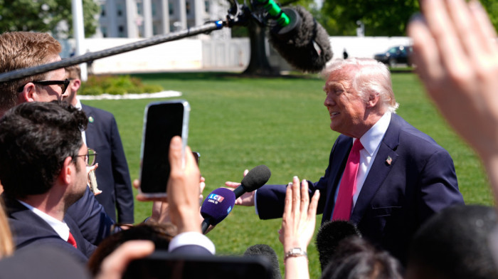 Tramp rizikuje da upadne u zamku uoči pregovora: Kako zastrašivanje preko društvenih mreža može puno da ga košta