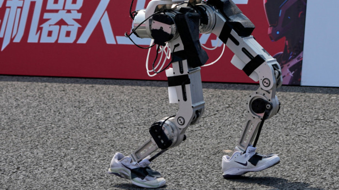 Kineski UBTECH planira da proda najmanje 10.000 humanoidnih robota do 2030. godine