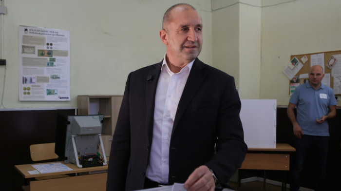 Izlazne anekte u Bugarskoj: Šest lista ulazi u parlament, vodi "Progresivna Bugarska" Rumena Radeva