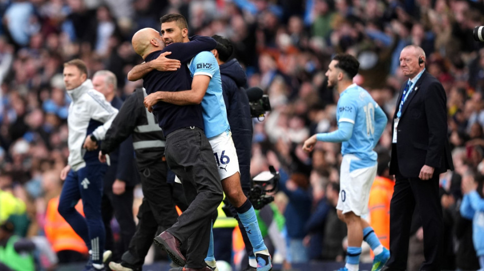 Siti slavio na "derbiju Premijer lige": Trka za titulu prvaka Engleske se ozbiljno zahuktava