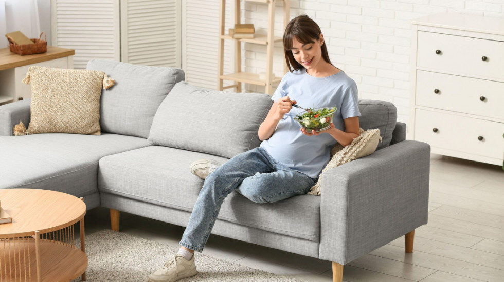 Da li trudnice treba da jedu za dvoje: Jelovnik buduće mame prema savetu nutricioniste (VIDEO)