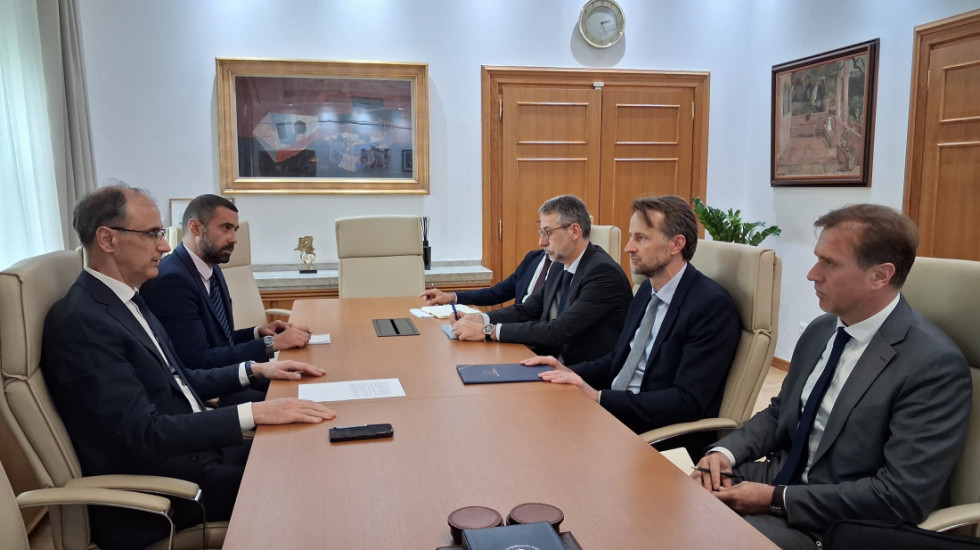 Macut sa Bekeretom o pitanjima stabilnosti akademske zajednice i saradnje Srbije i EU