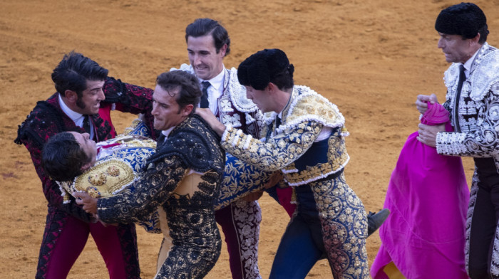 Slavni španski matador Morante teško povređen tokom borbe s bikom
