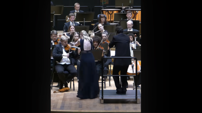 Dirigent na koncertu slučajno solistkinji iz ruku izbio violinu vrednu milion dolara: "Nindža potez" spasao veče (VIDEO)