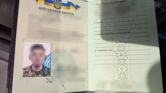 Uhapšen mladić u Beogradu zbog sumnje na učešće u ratu: Kod sebe imao vojnu knjižicu ukrajinske vojske (FOTO)