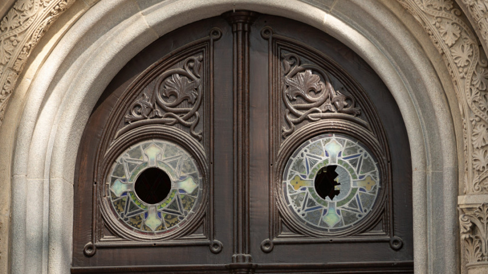 Vandalizovan hram Srpske pravoslavne crkve u centru Zagreba: Da li klima u hrvatskom društvu generiše mržnju?