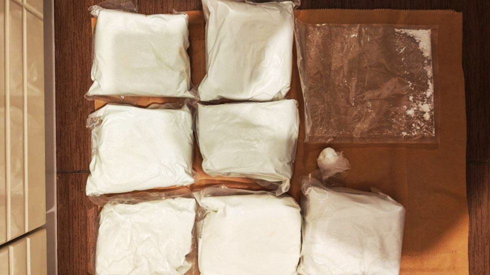 Uhapšen osumnjičeni diler u Novom Sadu: Našli mu amfetamin, vagicu i sumnjiv novac