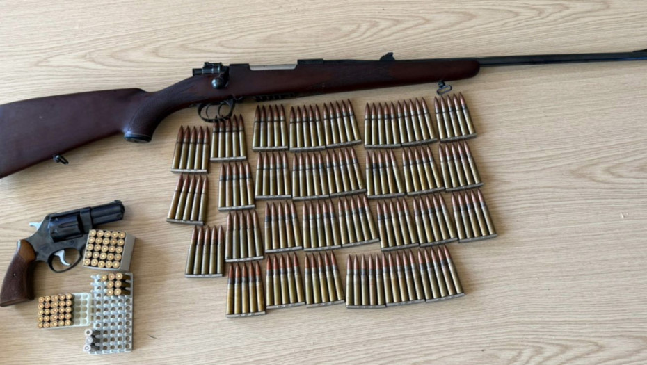 Uhapšen naoružani muškarac u Rači: Policija izvršila pretres kuće osumnjičenog