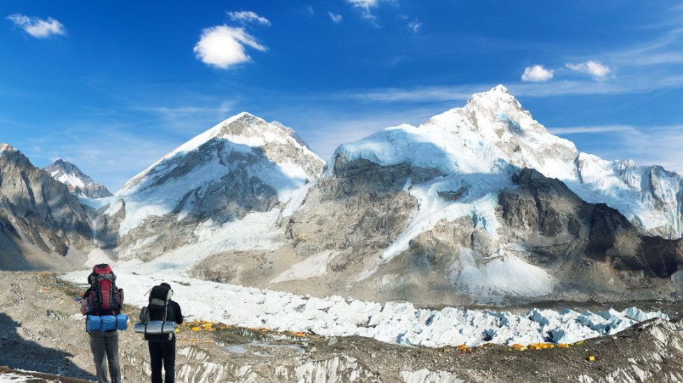 Zastoj na krovu sveta: Ogroman glečer blokirao uspon na Mont Everestu, raste strah od gužvi na vrhu