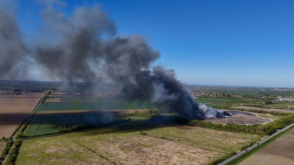 Vatrogasci lokalizovali požar na nesanitarnoj deponiji u Smederevu