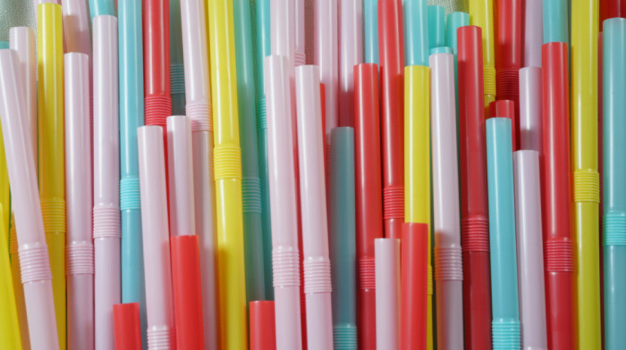 Francuz koji je lizao slamku sa automata suočava se sa zatvorom u Singapuru