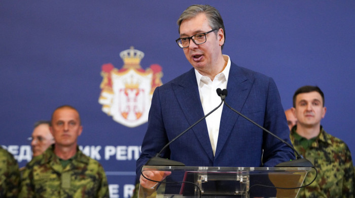 PRIPADNICI VOJSKE SRBIJE SE VRATILI IZ LIBANA Vučić: Oni su blago Srbije, svi svetski lideri su hvalili našu vojsku