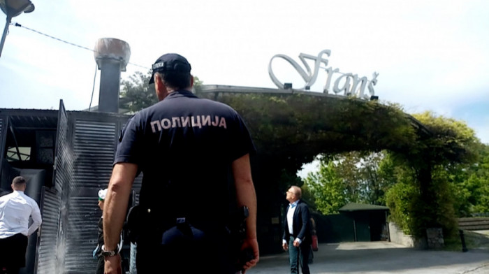 Izbio manji požar u restoranu "Franš": Dimila se ventilacija u kuhinji