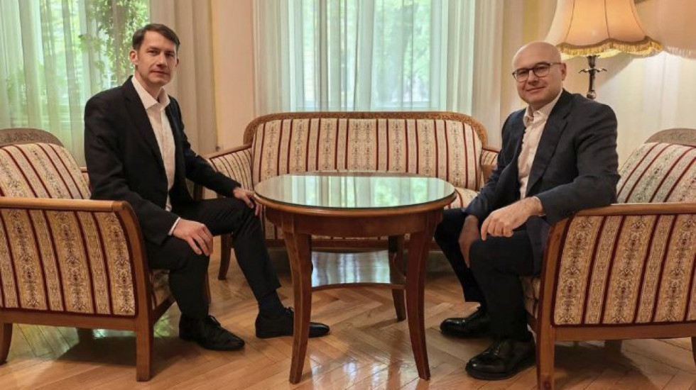 Vučević sa Balintom Pastorom o saradnji SNS i Saveza vojvođanskih Mađara