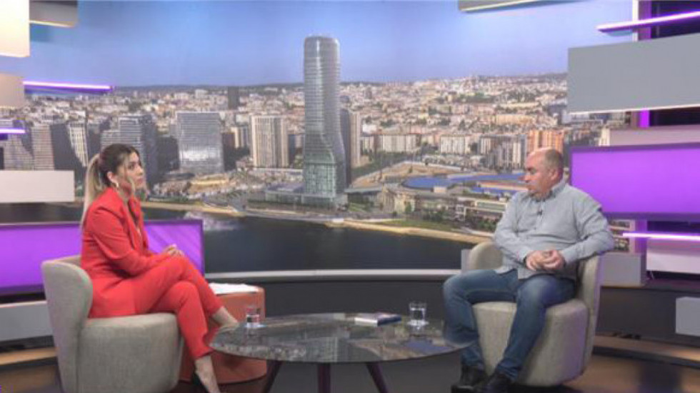 Novi roman "Otac" osvojio čitaoce: Priča o porodičnim odnosima, ljubavi i sukobu generacija