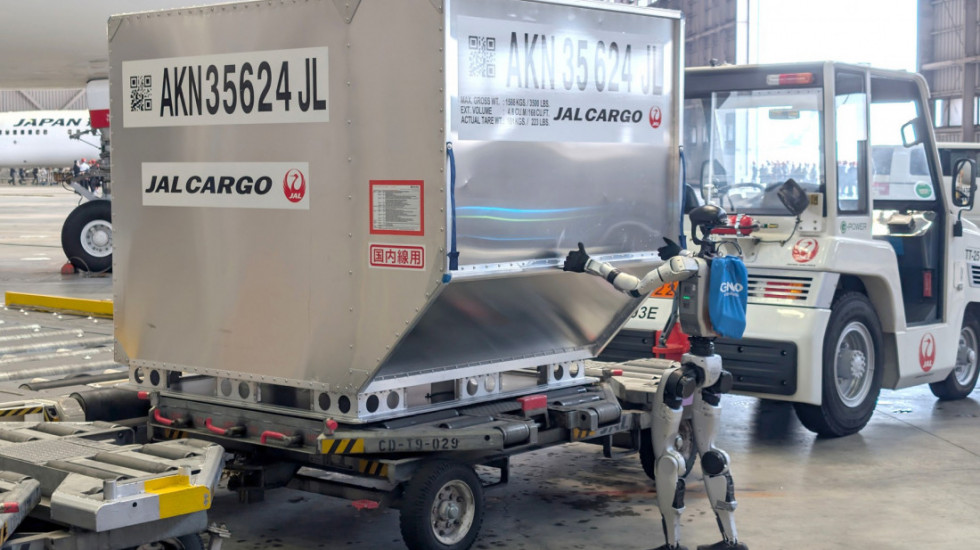 Humanoidni roboti preuzimaju nošenje prtljaga na aerodromu u Japanu