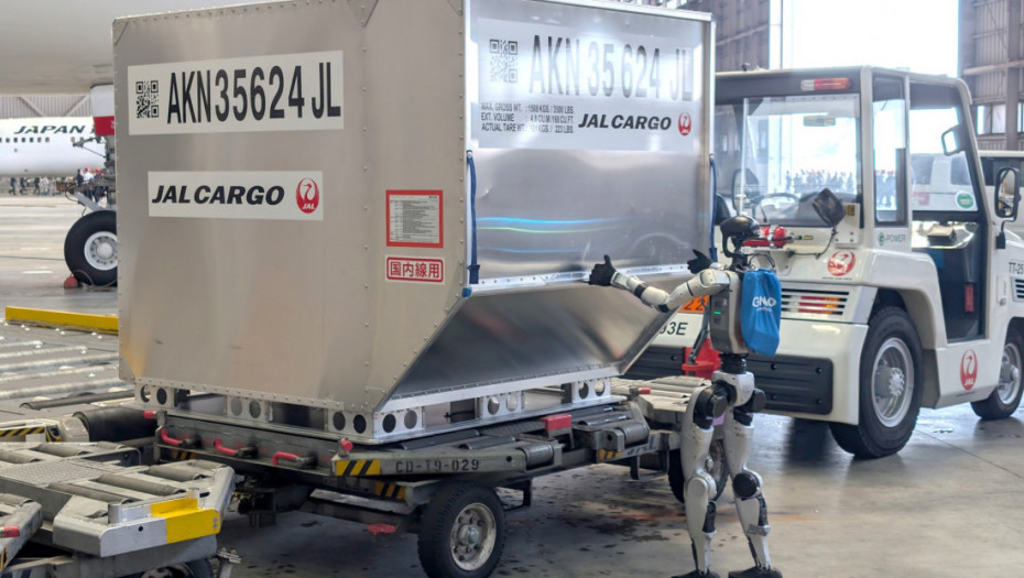 Humanoidni roboti preuzimaju nošenje prtljaga na aerodromu u Japanu