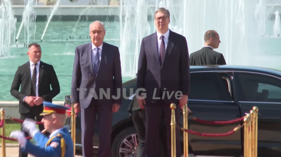 Svečani doček ispred Palate Srbija: Gi Parmelan stigao u Beograd, dočekao ga Vučić