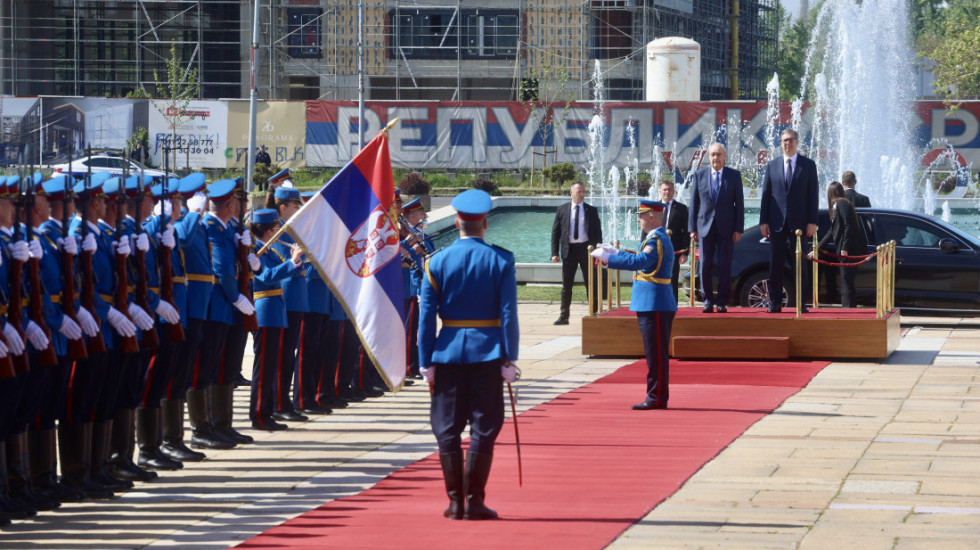 Svečani doček ispred Palate Srbija: Gi Parmelan stigao u Beograd, dočekao ga Vučić