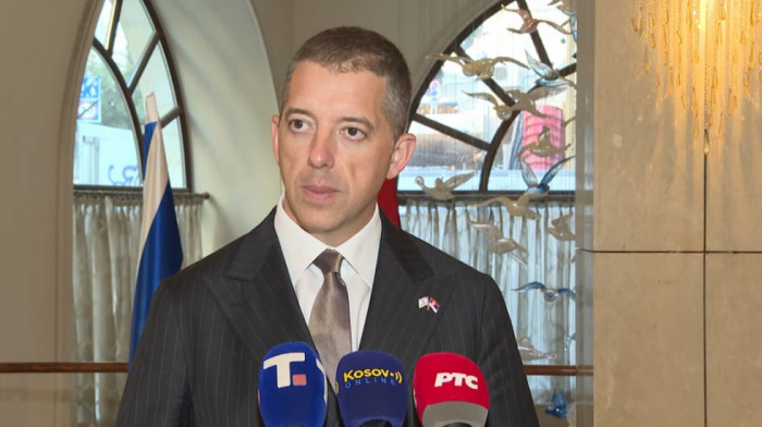 Đurić u obilasku Beit Šemeša, grada pogođenog iranskim balističkim raketama