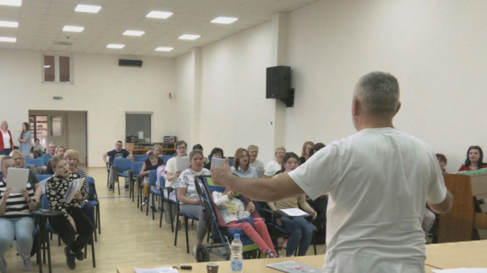 Humanitarno veče u Novom Sadu: Inkluzivni hor i Divna Ljubojević skupljaju novac za decu