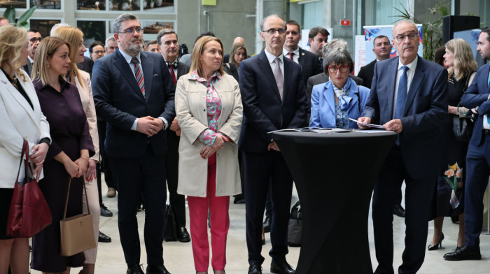 Macut sa predsednikom Švajcarske na predstavljanju programa saradnje dve zemlje