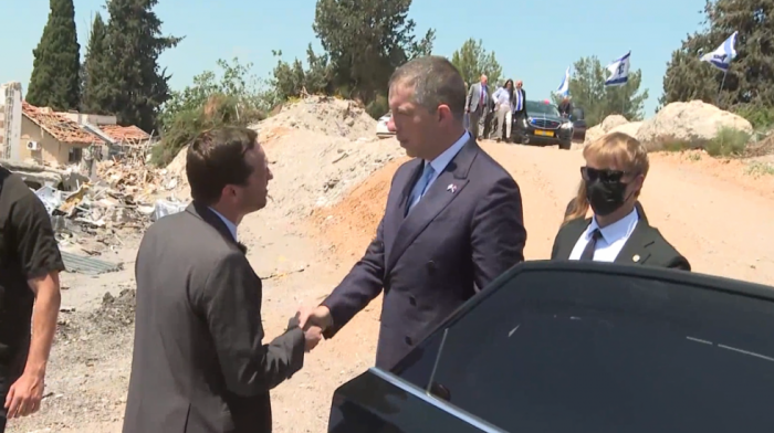Đurić u obilasku Beit Šemeša, grada pogođenog iranskim balističkim raketama