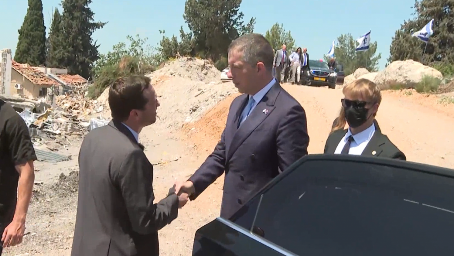 Đurić u obilasku Beit Šemeša, grada pogođenog iranskim balističkim raketama