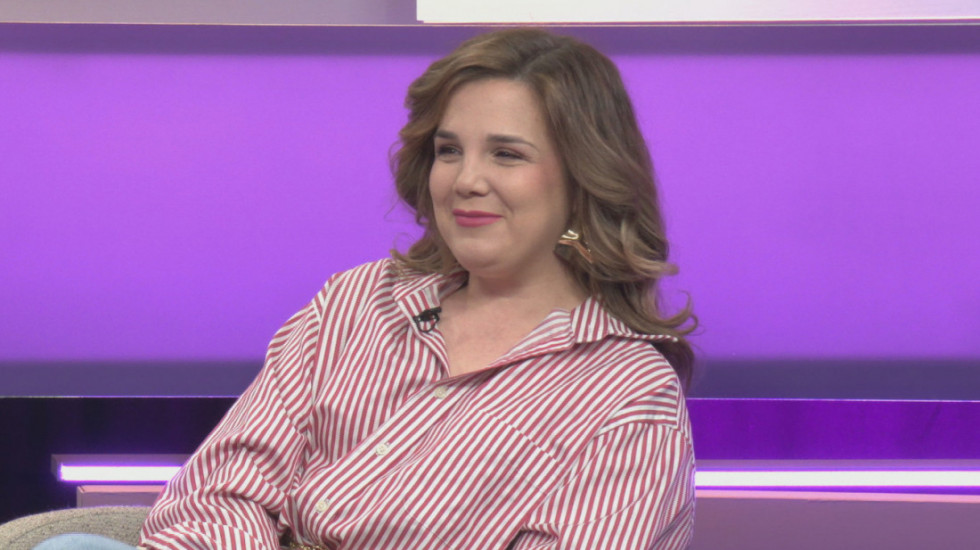 Autobiografski performans Isidore Vlček spaja duhovitost, šarm i sirovu iskrenost o svakodnevnim dilemama